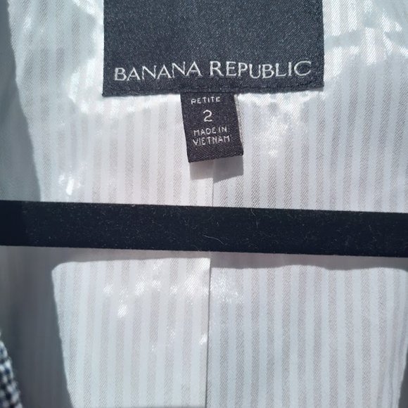 Banana Republic Woman's Grey Plaid Seersucker Blazer, Size US 2 - Picture 6 of 8